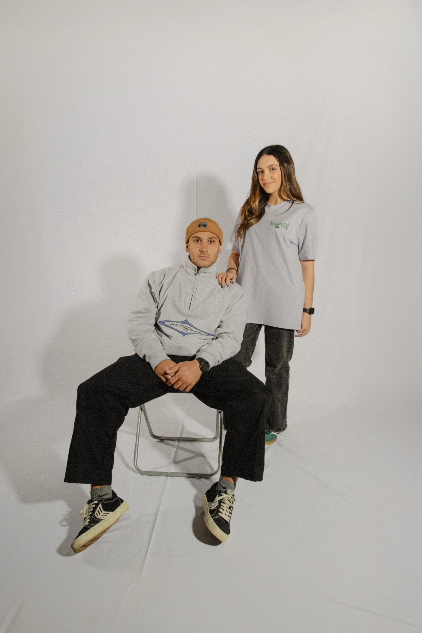 Campaña de estudio de Poison Atelier con dos modelos